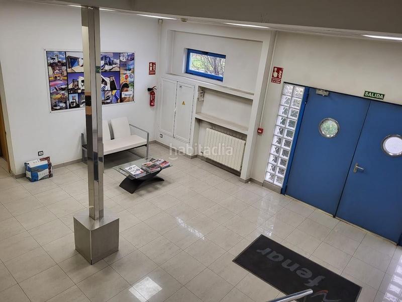 Foto 6bf1dbc1-05b9-4b7c-9572-c2d9f674d231. Capannone industriale in Trobajo del camino