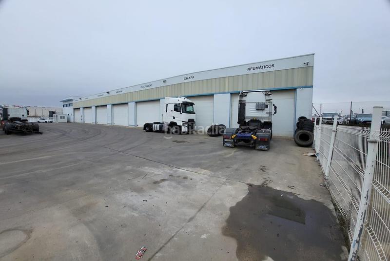 Foto 791b848c-6322-4835-8ed2-13fd1c302418. Capannone industriale in Trobajo del camino