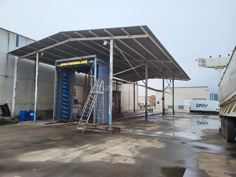 Foto 8a8803f0-6e6e-41fe-80c9-22f50f95c277. Capannone industriale in Trobajo del camino