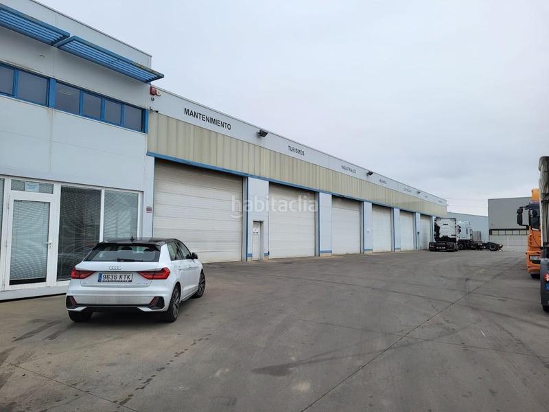 Foto c45aace5-33d3-431f-8258-9726f549eb15. Capannone industriale in Trobajo del camino