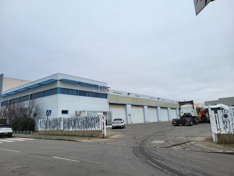 Foto d1d89fcd-f67f-4f47-a221-e1484831053e. Capannone industriale in Trobajo del camino
