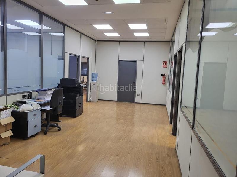 Foto f836f271-e926-45c5-986a-110ab0c15762. Capannone industriale in Trobajo del camino