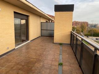 Rent Penthouse  Calle ramon margalef. Espectacular ático en arroyo de la encomienda