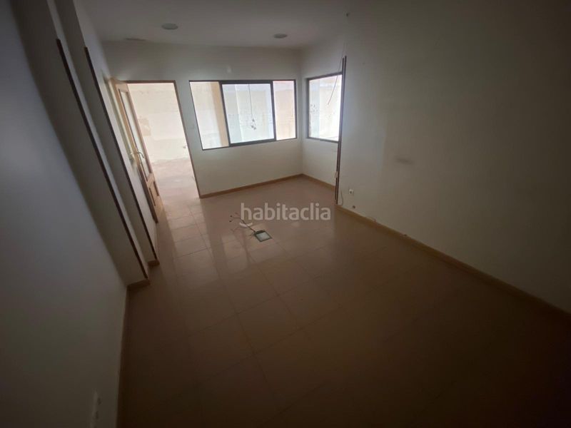 Foto 4d2f4be2-90c0-4ac3-b0f2-63c4d2535202. Local comercial a Delicias Valladolid