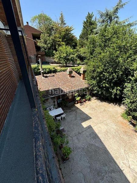 Foto f8eb7be1-1458-430c-a0d8-b0242f7cca6c. Chalet con riscaldamento parcheggio piscina in La Victoria - Puente Jardín Valladolid