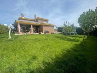 Chalet à Laguna de Duero. Espectacular chalet en laguna de duero