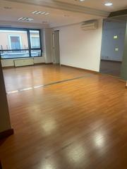 Rent Office space in Centro. Calle macias picavea