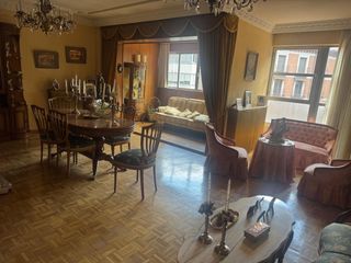 Pis en San Mart�n. Calle san blas
