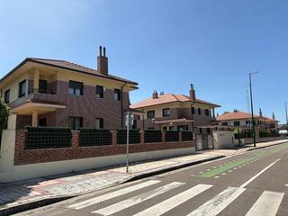 Casa aparellada  Camino cabildo. Chalet pareado en el camino del cabildo
