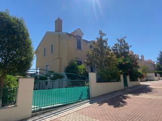 Xalet a El Berrocal. Inmobiliaria finvall vende exclusivo chalet en la urbanización f