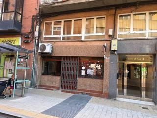 Miete Geschäftsraum  Calle de la fuente el sol. Local con licencia de restaurante en la victoria