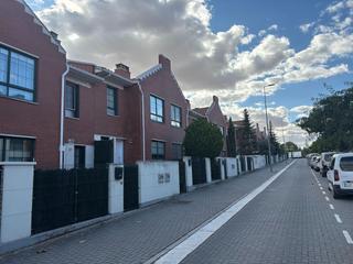 Reihenhaus  Calle de josé maría castilviejo. Espectacular adosado en parquesol