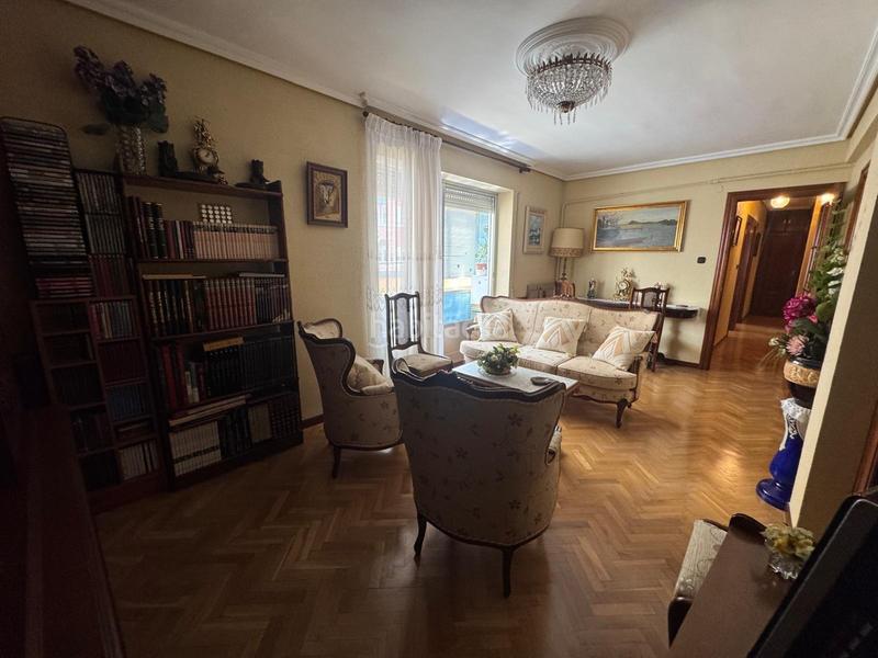 Foto ab5dee4c-b9cb-4f21-afac-aa15a51c7c27. Apartamento piso en avenida segovia en Delicias Valladolid
