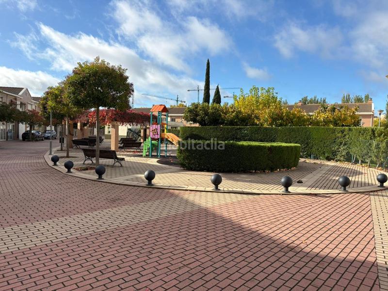 Foto 70784b78-734c-4813-a1ae-30cd12d3fb56. Lloguer casa adossada amb calefacció aparcament piscina a Valladolid