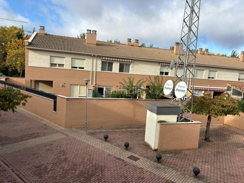 Foto bddf82c1-0bf2-43af-b9ab-1af6670dd617. Lloguer casa adossada amb calefacció aparcament piscina a Valladolid