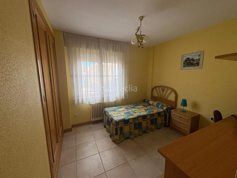 Foto 262fa39d-c818-476f-bb72-bb0033eb84bf. Rent semi detached house with heating parking pool in Valladolid