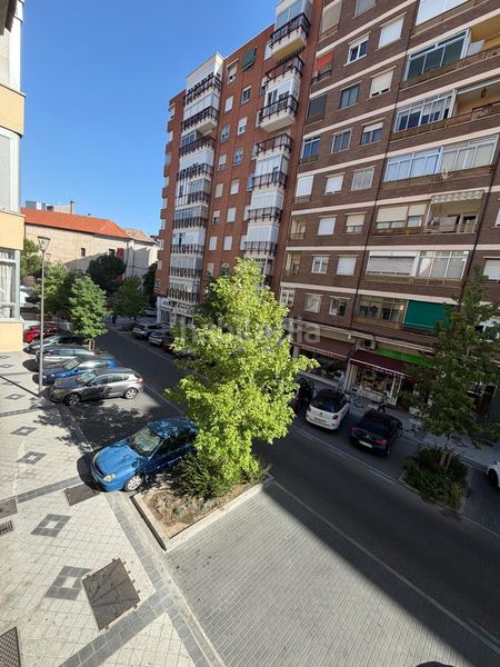 Foto a14c0c0d-b7db-43bf-87cd-0e7769b27554. Lloguer pis amb calefacció aparcament piscina a San Martín Valladolid