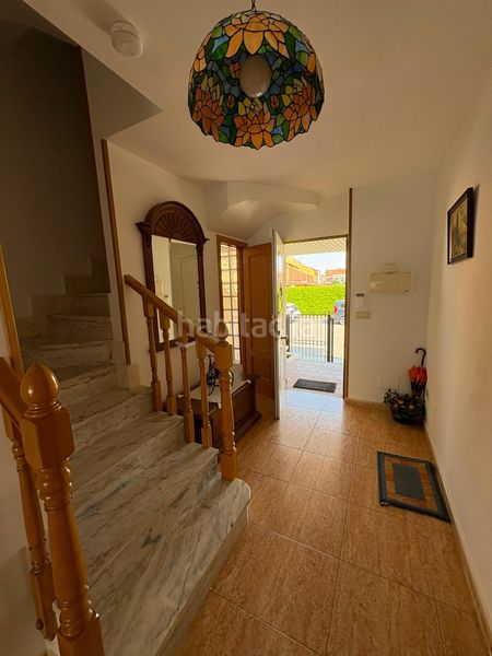 Foto 22cd8261-1842-4857-83db-3fd1a504dcb4. Casa aparellada amb calefacció aparcament a Villanubla