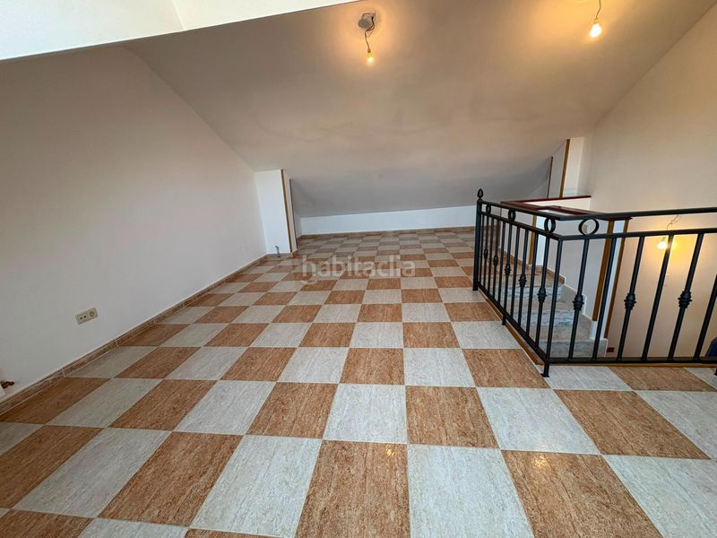 Foto a68d1d62-8368-4a96-a399-9ceb82904e14. Casa aparellada amb calefacció aparcament a Villanubla