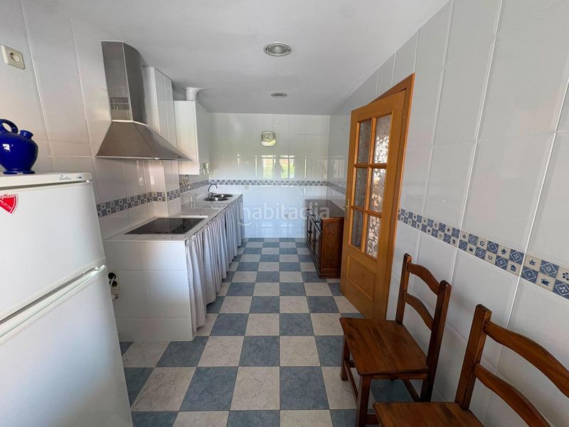 Foto bf879658-6282-4e69-b2c5-8d112df96860. Casa aparellada amb calefacció aparcament a Villanubla