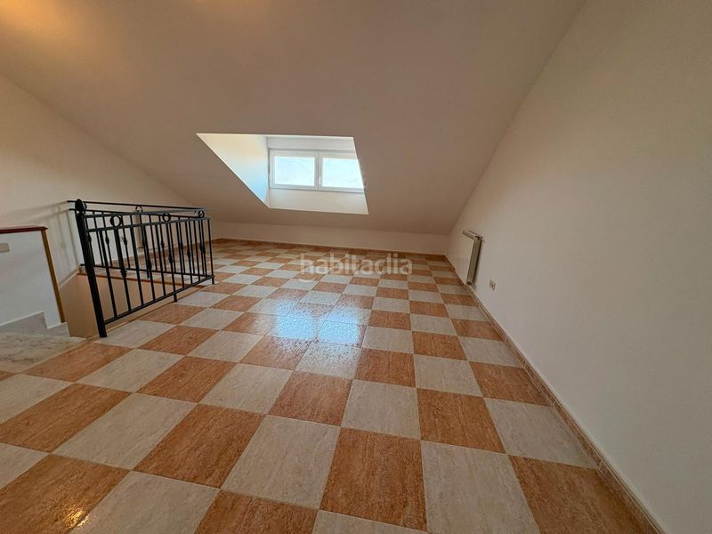 Foto c62e0988-d5ac-404c-a114-0ac9b7cc5e50. Casa aparellada amb calefacció aparcament a Villanubla