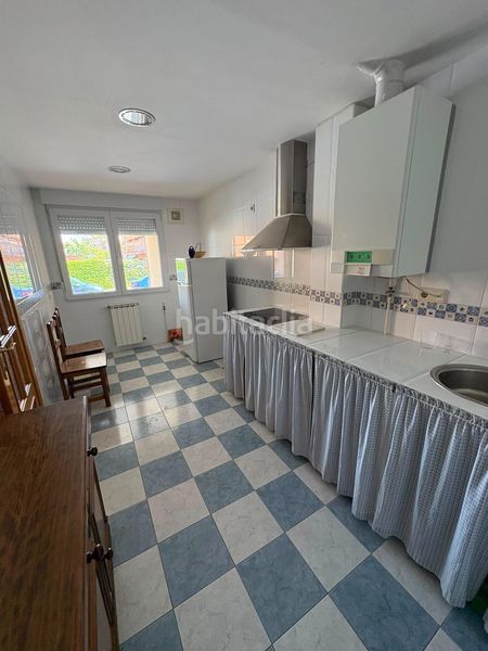 Foto ff064674-dd7a-40b2-995e-97552f731f24. Casa aparellada amb calefacció aparcament a Villanubla