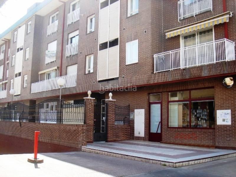 Foto 037aaeed-2ce6-4f8c-b3df-e5d325d816c9. Parking coche miguel delibes en Covaresa Valladolid