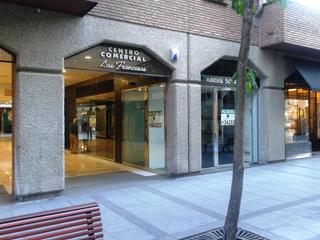 Local commercial à Centro. Local en las francesas