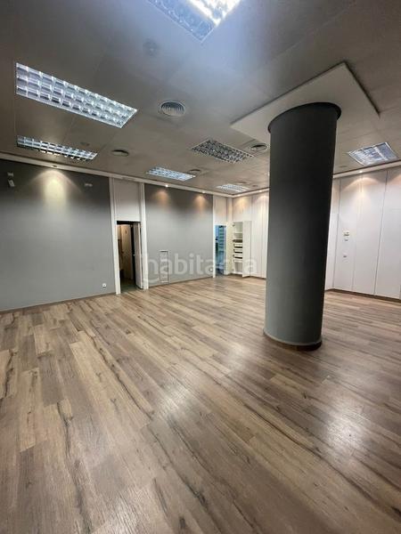 Foto 63aec882-700c-47ff-afc3-5e33373ba082. Location local commercial dans La Farola Valladolid