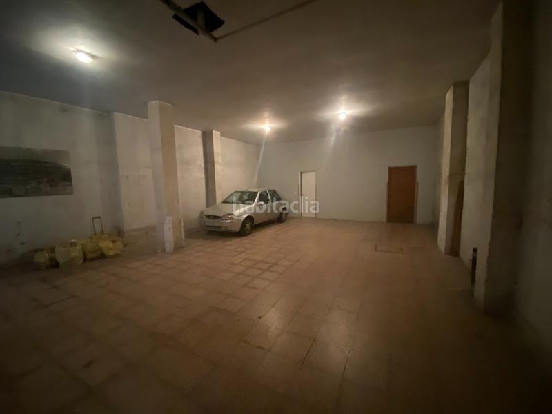 Foto 25d4a0f3-6d6e-4cc4-a923-1c4efbd9340f. Local comercial local en calle flores en Circular Valladolid