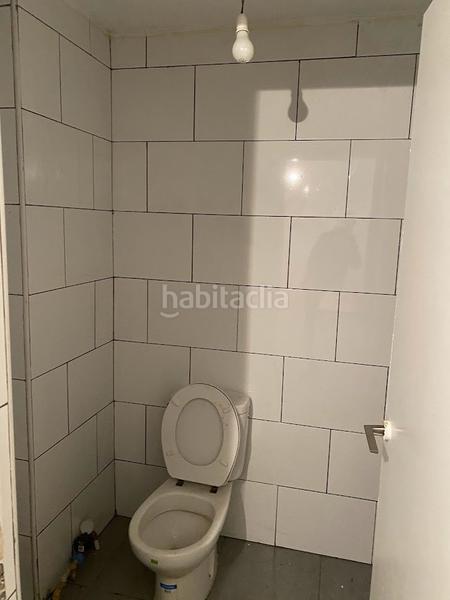 Foto cb0b0ef1-4f34-448e-9112-30c57fded79d. Local comercial local en calle flores en Circular Valladolid