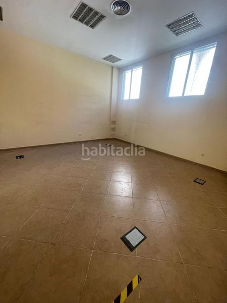Foto 34b4d021-325d-447c-a894-447c0aab2b20. Alquiler local comercial amplio local en Parquesol en Valladolid