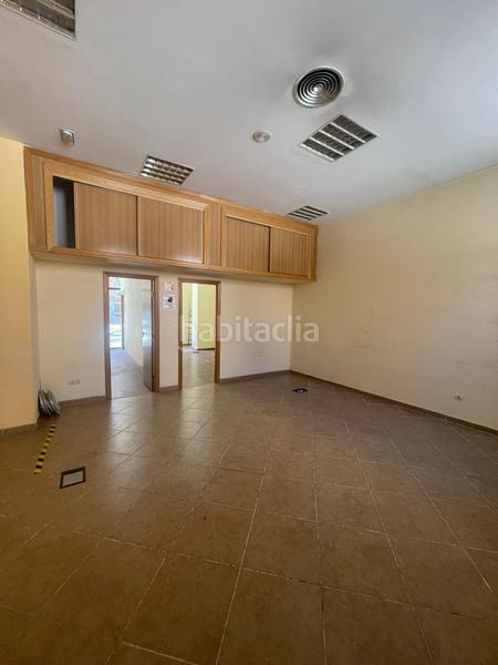 Foto eeaf9f5f-124e-498f-b419-e4245c784722. Alquiler local comercial amplio local en Parquesol en Valladolid