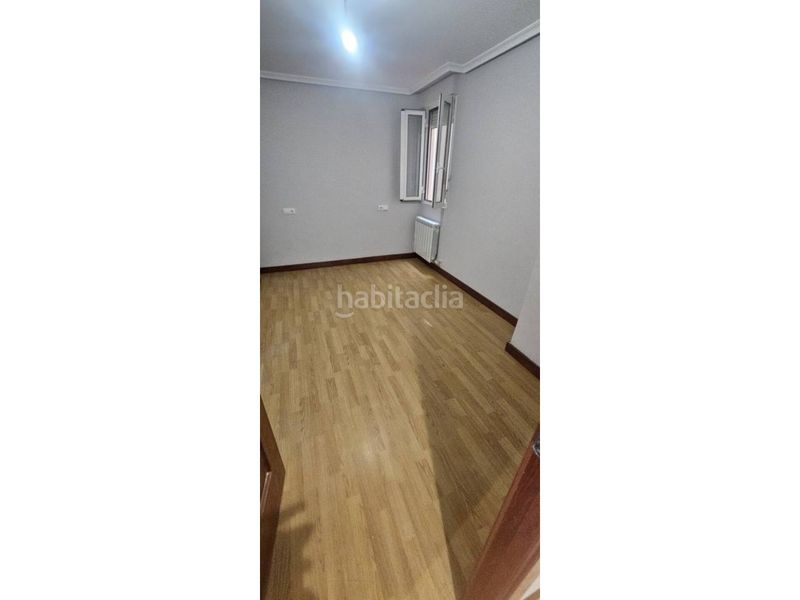 Foto 1c890c65-76c7-4c7b-bce6-990e9c3a2145. Rent flat with heating in Centro Ciudad León