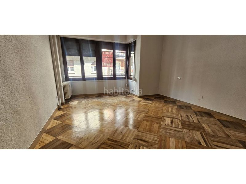 Foto 19e68d47-375e-486e-8be0-2d0a536c9354. Rent flat with heating parking in Centro Ciudad León