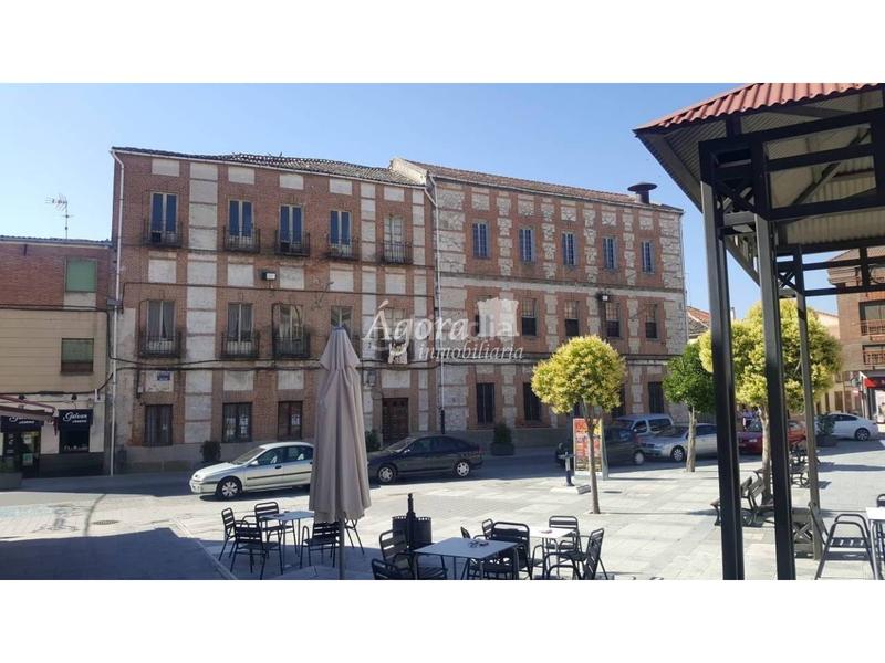 Foto 5c28de40-6fa8-4373-a8ee-95e82b2b7ce9. Edificio  en venta plaza mayor iscar en Íscar