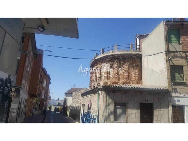 Foto a458bb40-f96c-4761-80c8-505b19cf51f2. Edificio  en venta plaza mayor iscar en Íscar