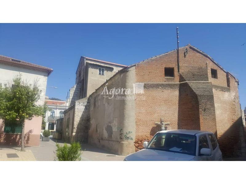 Foto b6dff08c-b7ea-46e6-ad89-9a97d4fdadf2. Edificio  en venta plaza mayor iscar en Íscar