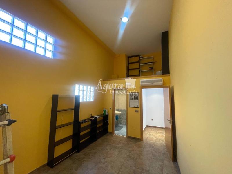 Foto 34a93644-3460-419b-9561-bedad4e8866a. Alquiler local comercial en juan carlos i 57 local en alquiler en las floressan isidropajarillos en Valladolid