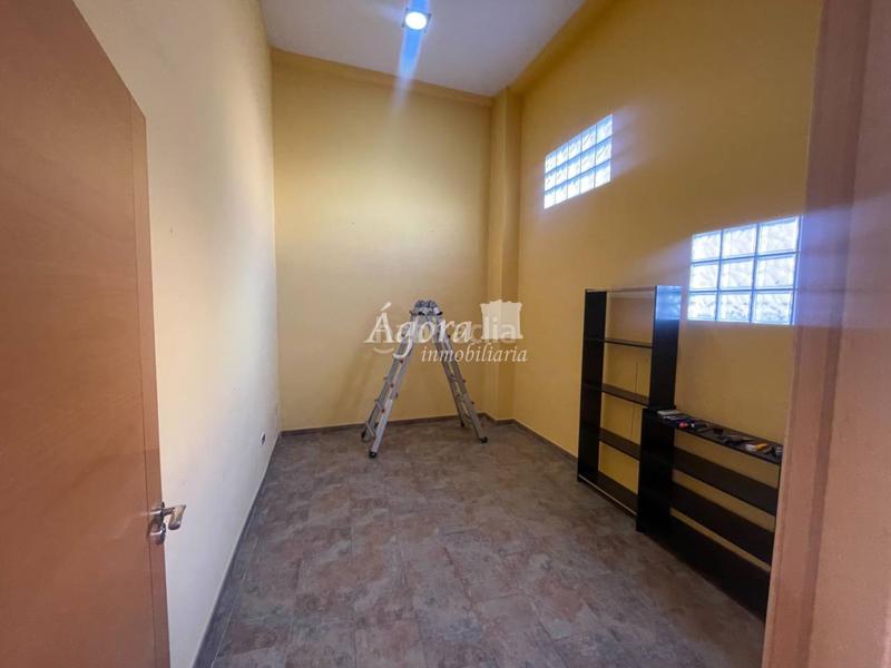 Foto 3ff17854-495c-4efc-81eb-4977765c39be. Lloguer local comercial a juan carlos i 57 a Delicias Valladolid
