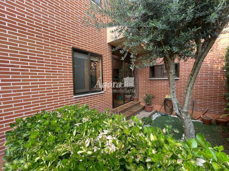 Foto 04a16b89-d90e-44a5-a74d-73658ee86553. Maison jumelée avec chauffage parking dans Aldeamayor de San Martín