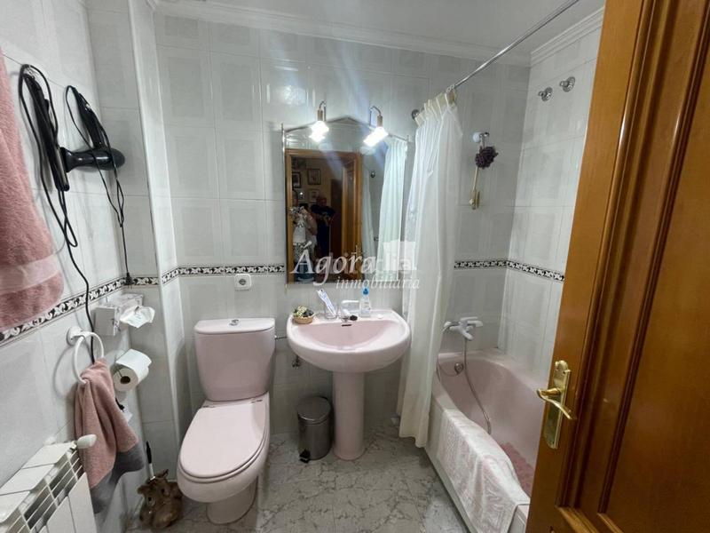 Foto 074b079a-3593-4c82-835f-c863ae3c5f97. Maison jumelée avec chauffage parking dans Aldeamayor de San Martín