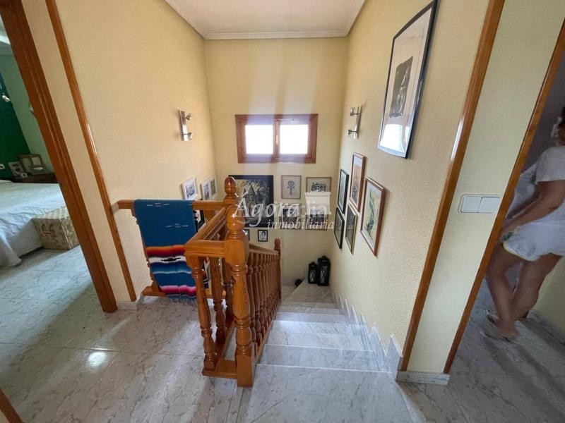 Foto 0953cac6-ddec-4234-a9fa-c4f24cbe7efe. Maison jumelée avec chauffage parking dans Aldeamayor de San Martín