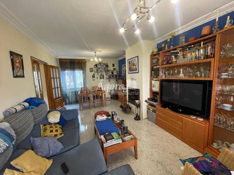 Foto 5513bd58-f93f-4de9-8381-1f7aac0b5300. Maison jumelée avec chauffage parking dans Aldeamayor de San Martín