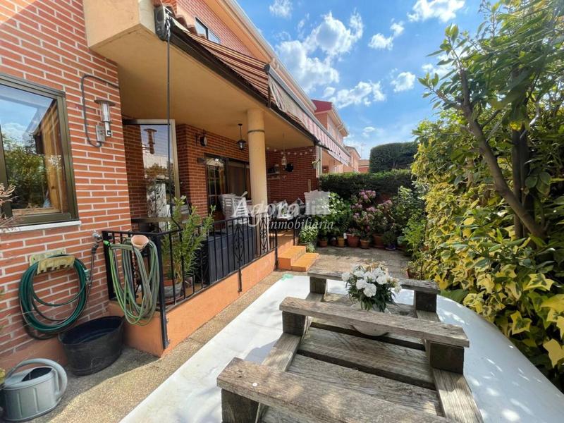 Foto 559e28ab-4400-4cec-909f-55eb6af2a678. Maison jumelée avec chauffage parking dans Aldeamayor de San Martín