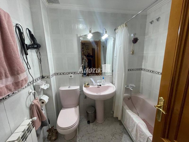 Foto a3890f06-2928-4257-9f79-bfbe1963a44d. Maison jumelée avec chauffage parking dans Aldeamayor de San Martín