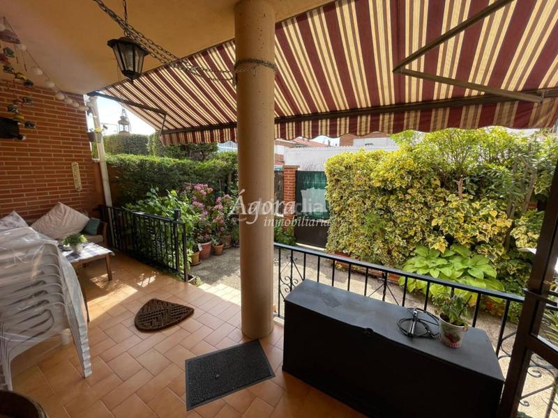Foto d62094a2-9f8b-425b-9153-26e1a3a87b5c. Maison jumelée avec chauffage parking dans Aldeamayor de San Martín