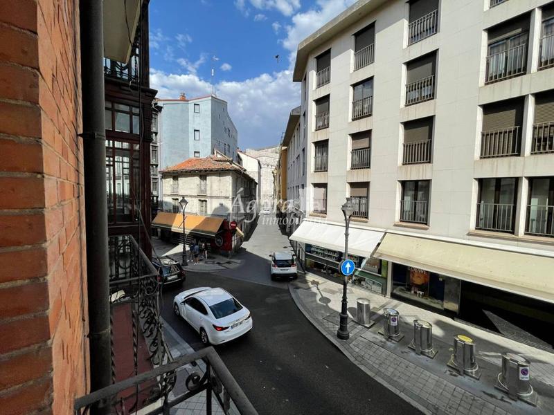 Foto f1b8ac37-1b8c-44b9-8741-867148537b5a. Alquiler oficina  en alquiler en Centro47001 en Valladolid