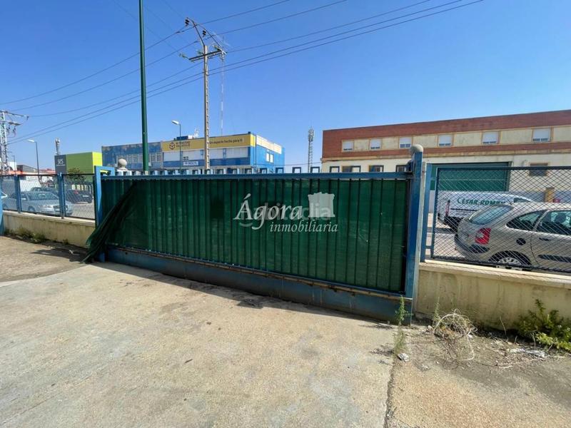 Foto 1b35974f-bfb4-48da-9019-558433050e23. Nau industrial amb calefacció a Polígono Argales Valladolid