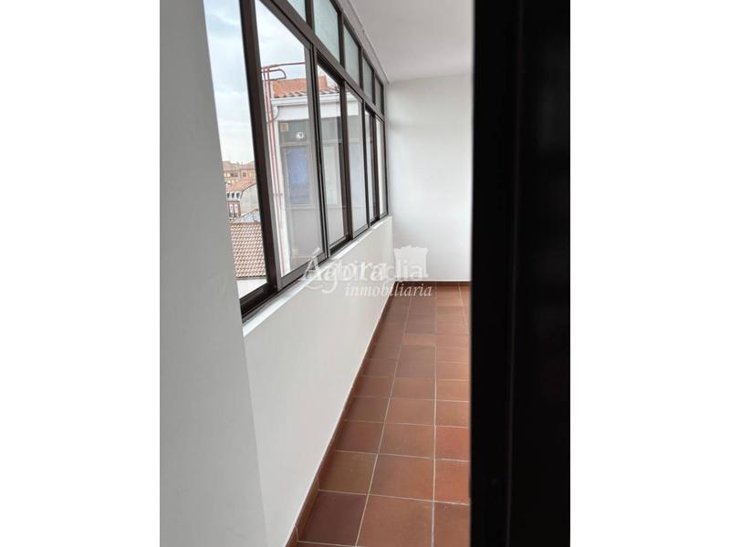 Foto b5e3f0f3-6f3c-4e84-9e5e-a16596fa59f3. Location appartement avec chauffage parking dans San Martín Valladolid